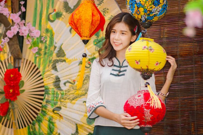 如何让你的在线约会资料脱颖而出以及短信频率指南