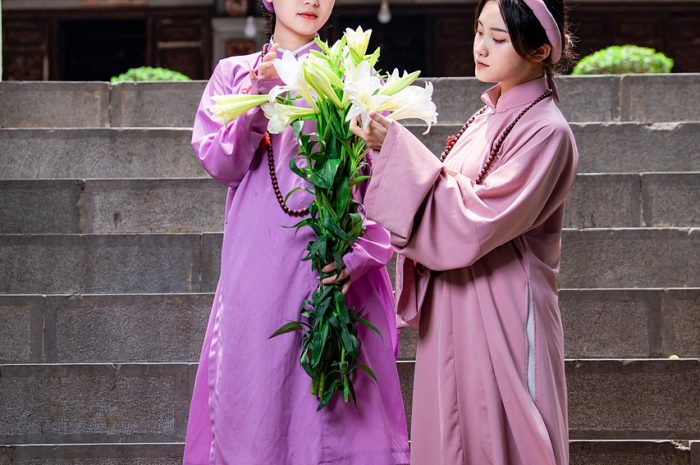 重返约会治疗师分享幽默破冰技巧