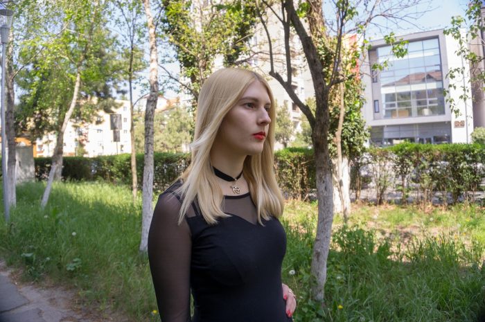 在线上展现真实性