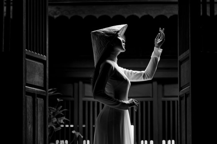 如何使用手势和表情符号迷倒某人