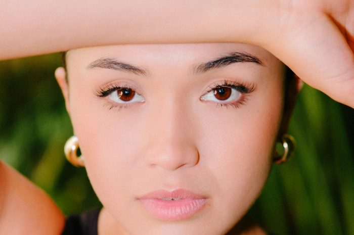 如何自信地调情而不陷入过度思考